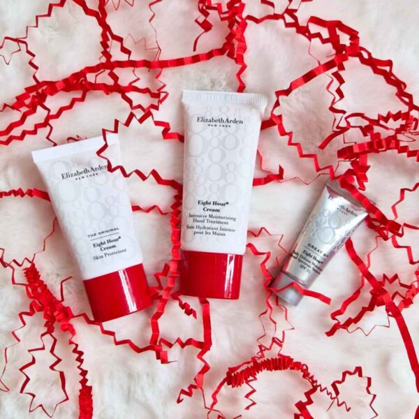 Elizabeth Arden Gift Set 3 Piece Set Red Makeup Bag Moisturising Gift Set - Image 2